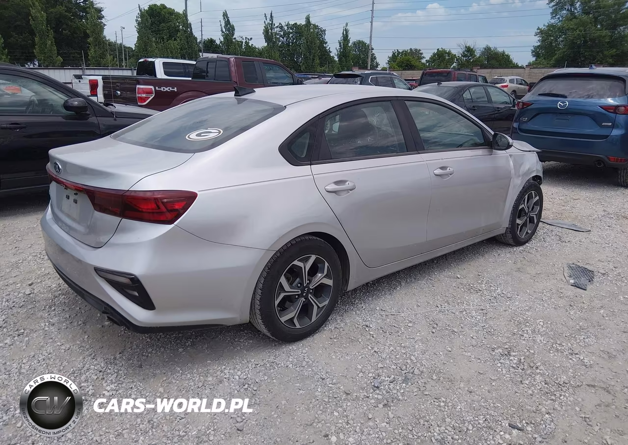 2019 Kia Forte Lxs VIN:3KPF24AD3KE132760 - 4