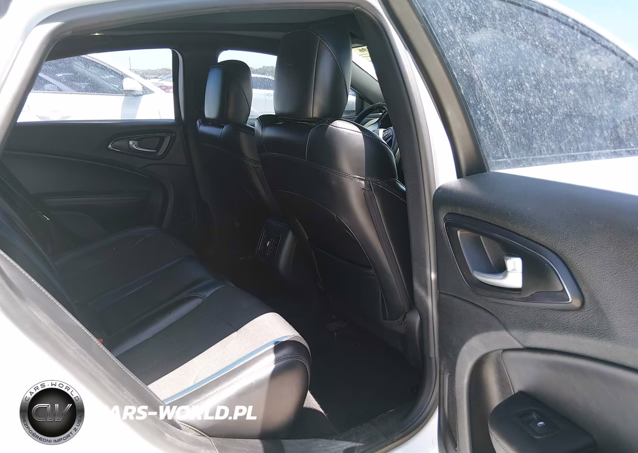 2016 Chrysler 200 S VIN:1C3CCCBG9FN722163 - 8