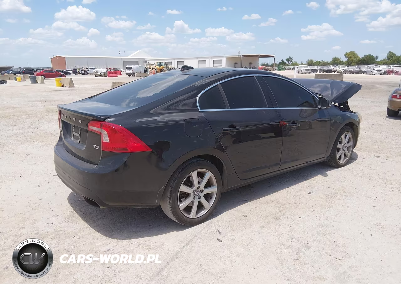 2016 Volvo S60 T5 Drive-E Premier VIN:YV126MFK1G2408281 - 4