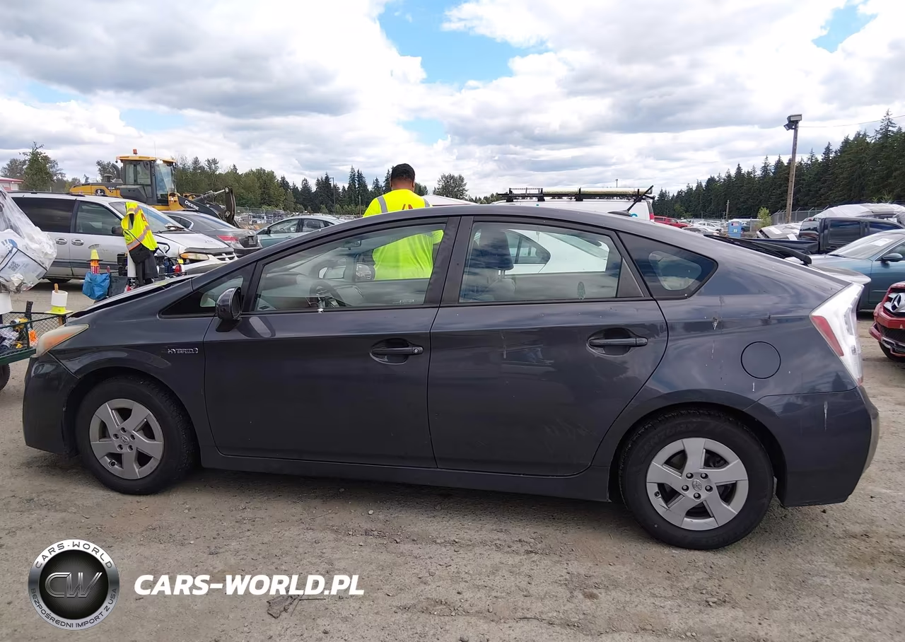 2011 Toyota Prius Three VIN:JTDKN3DU3B5311338 - 14