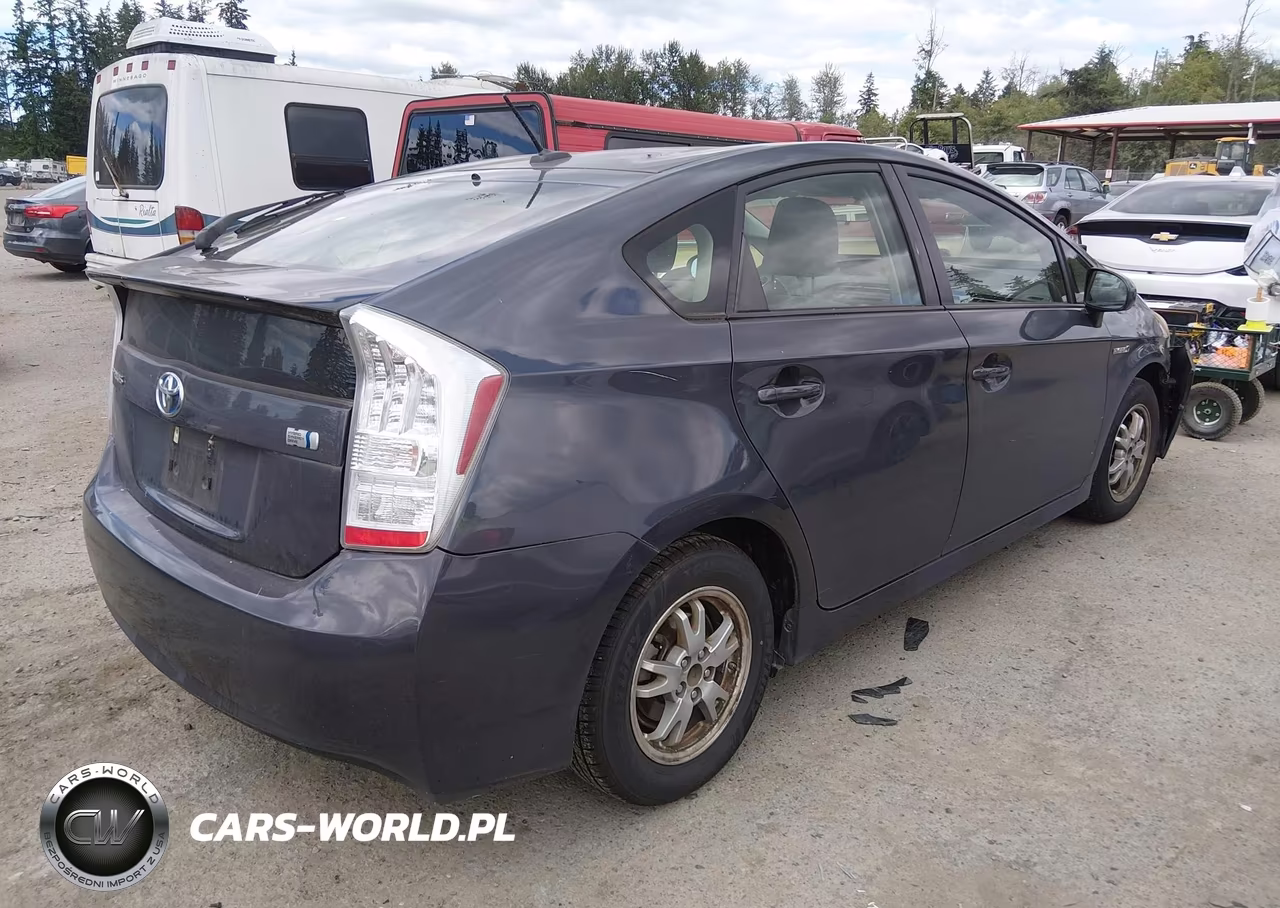 2011 Toyota Prius Three VIN:JTDKN3DU3B5311338 - 4