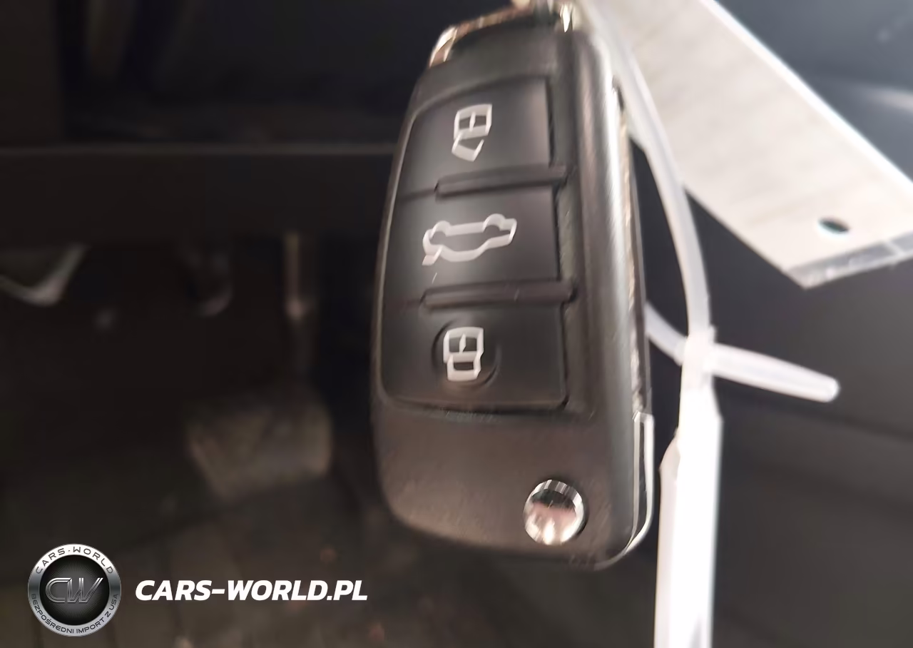 2019 Audi A3 45 Premium VIN:WAUBEGFF2KA117247 - 11