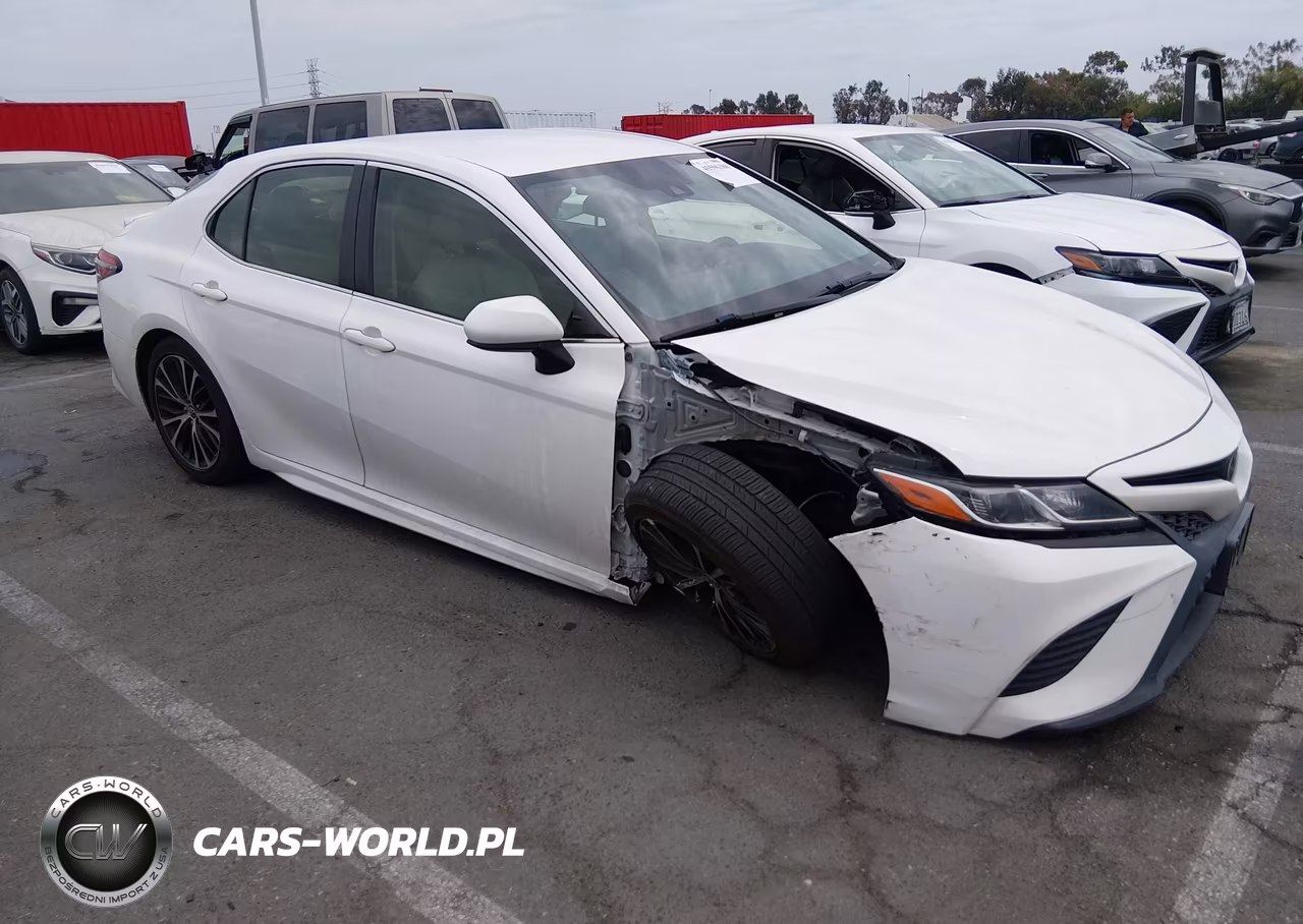 2018 Toyota Camry Se – zdjęcie 1 z 17