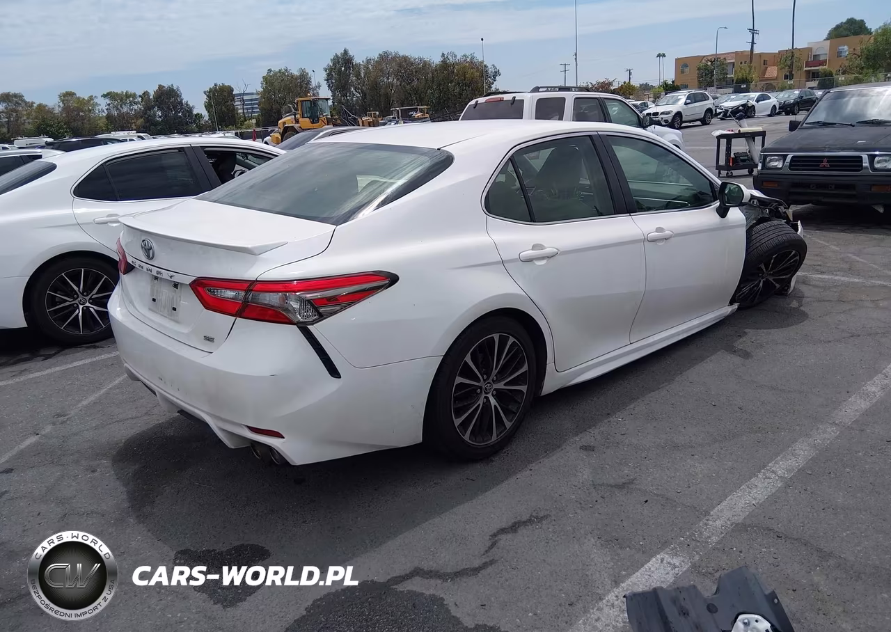 2018 Toyota Camry Se VIN:JTNB11HK5J3007006 - 4