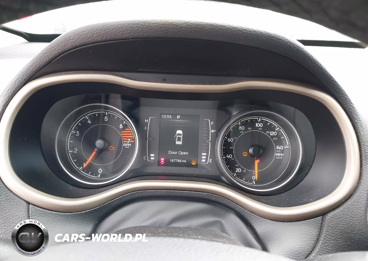 2017 Jeep Cherokee Latitude VIN:1C4PJLCBXHW535386 - 7