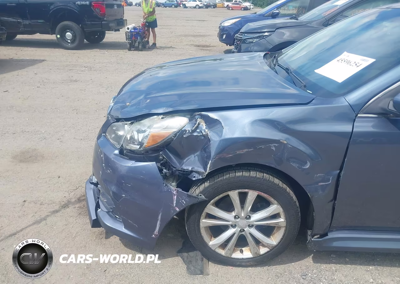 2014 Subaru Legacy 2.5I Premium VIN:4S3BMCC64E3010499 - 13