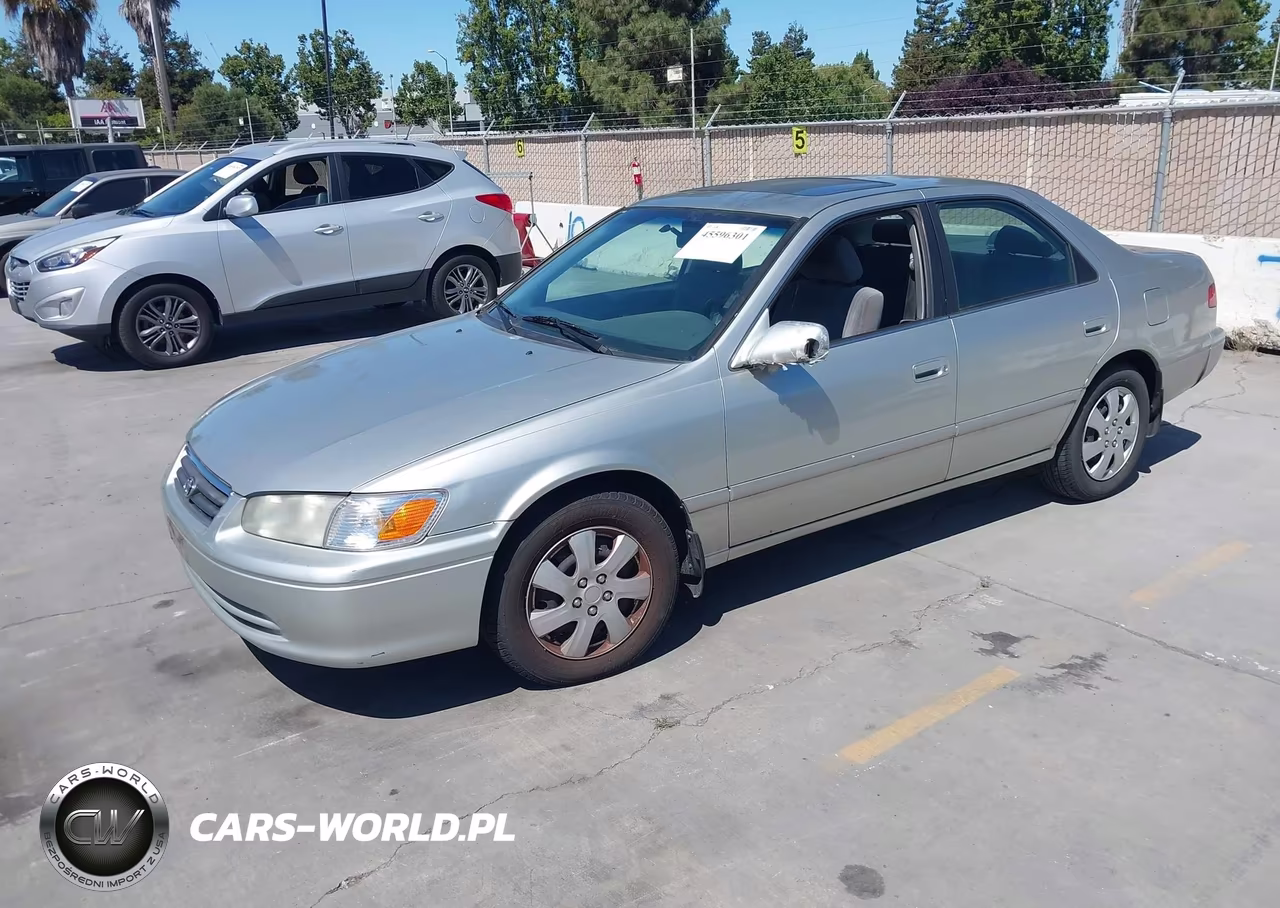 2000 Toyota Camry Le VIN:JT2BG22K8Y0458162 - 2