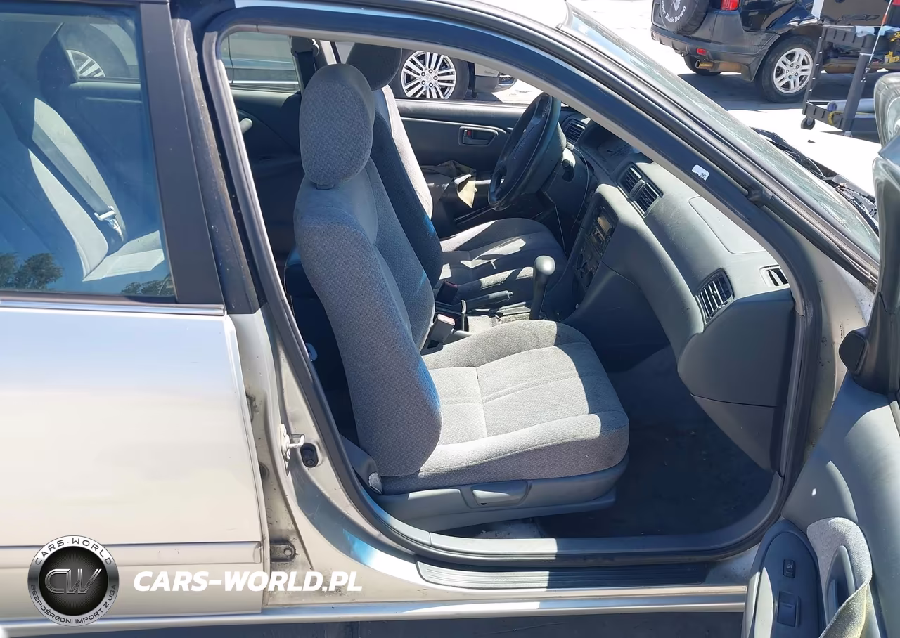 2000 Toyota Camry Le VIN:JT2BG22K8Y0458162 - 5