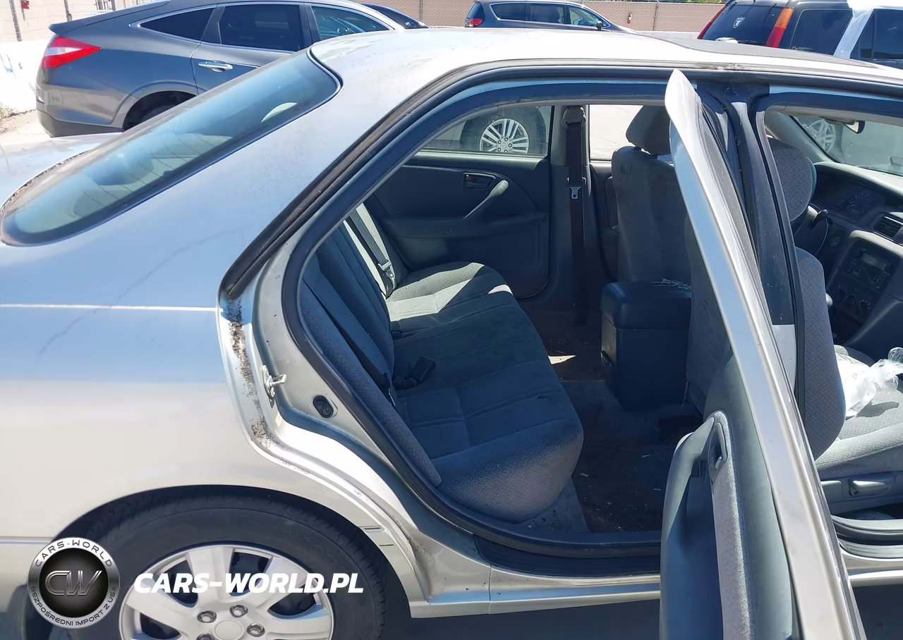 2000 Toyota Camry Le VIN:JT2BG22K8Y0458162 - 8