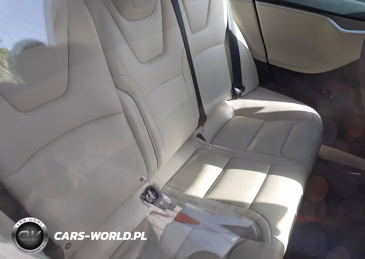 2018 Tesla Model S VIN:5YJSA1E22JF245245 - 8