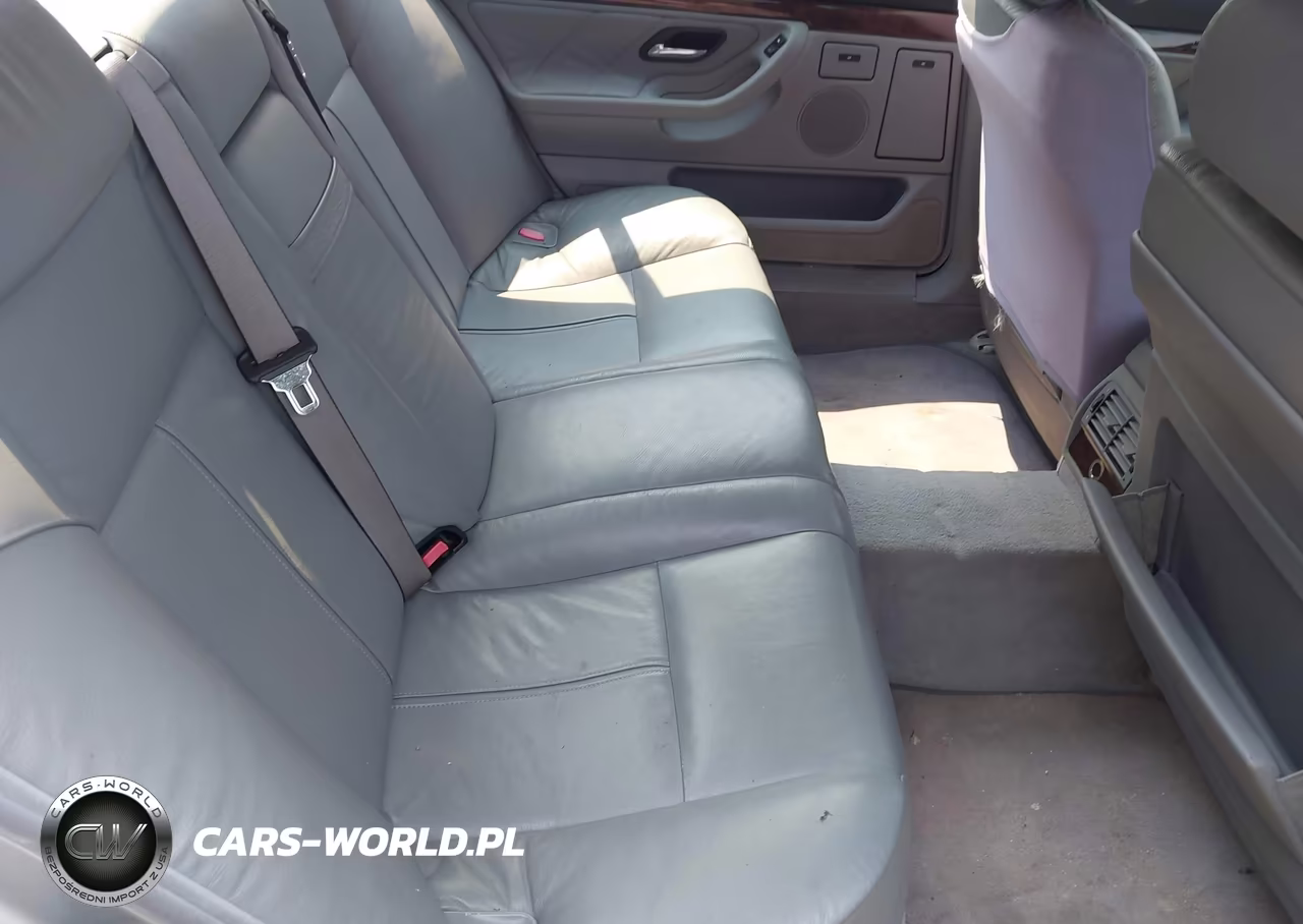 2001 BMW 740Il VIN:WBAGH83471DP32637 - 8