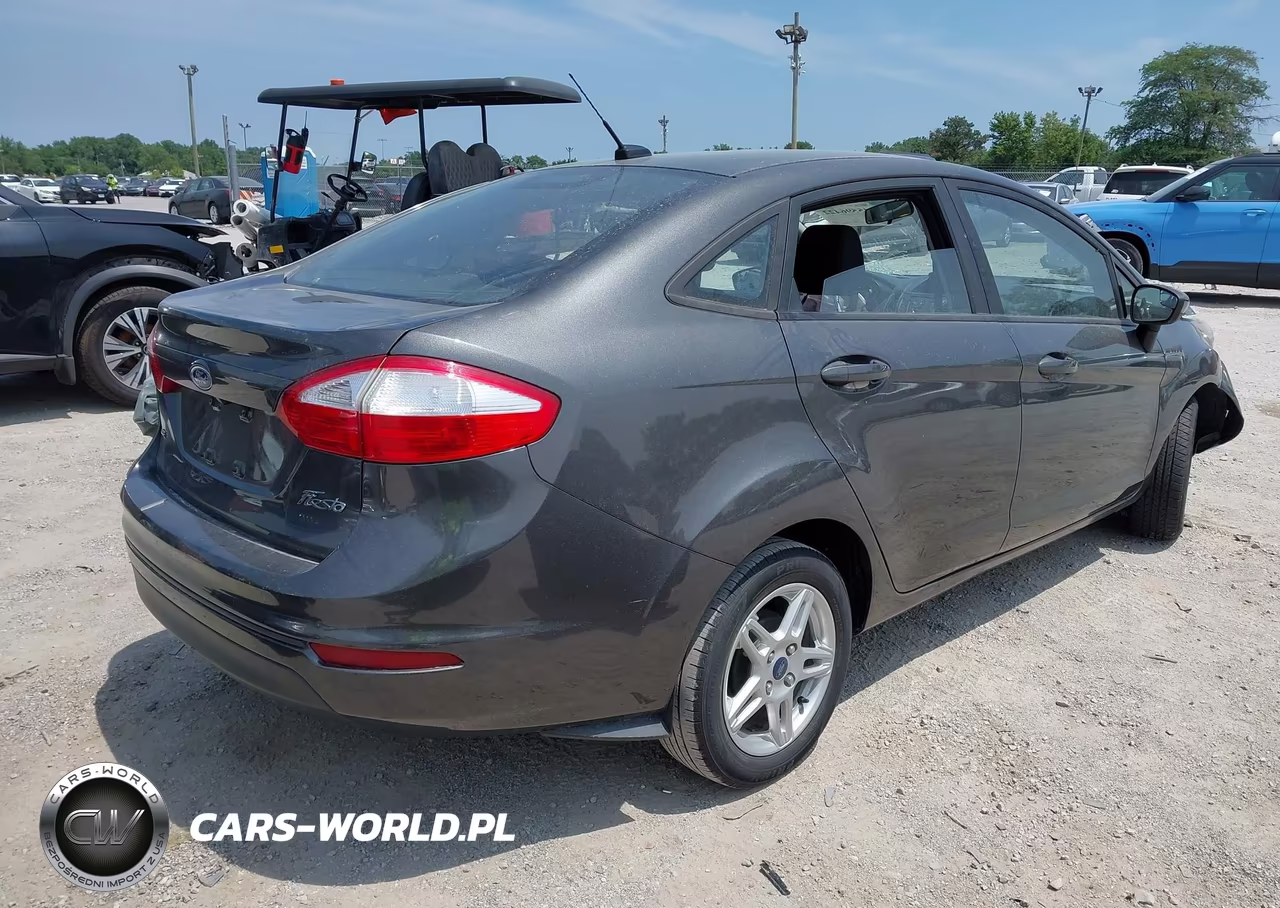 2018 Ford Fiesta Se VIN:3FADP4BJ6JM108931 - 4