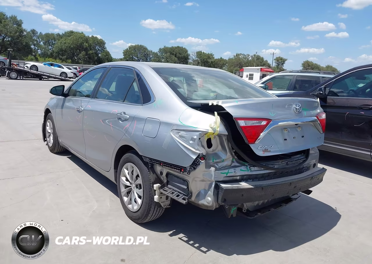 2017 Toyota Camry Le VIN:4T1BF1FK1HU344202 - 3