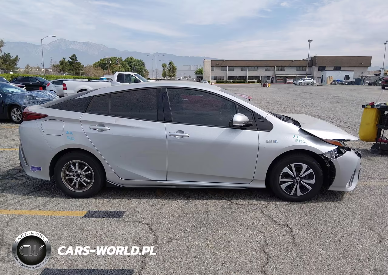 2019 Toyota Prius Prime Plus VIN:JTDKARFP7K3108387 - 13