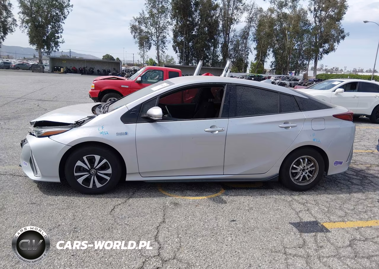 2019 Toyota Prius Prime Plus VIN:JTDKARFP7K3108387 - 14