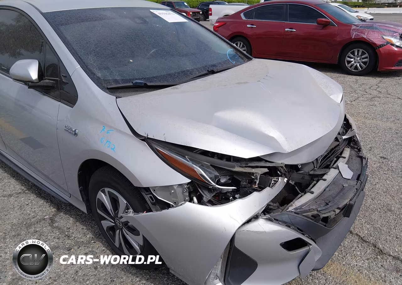 2019 Toyota Prius Prime Plus VIN:JTDKARFP7K3108387 - 18