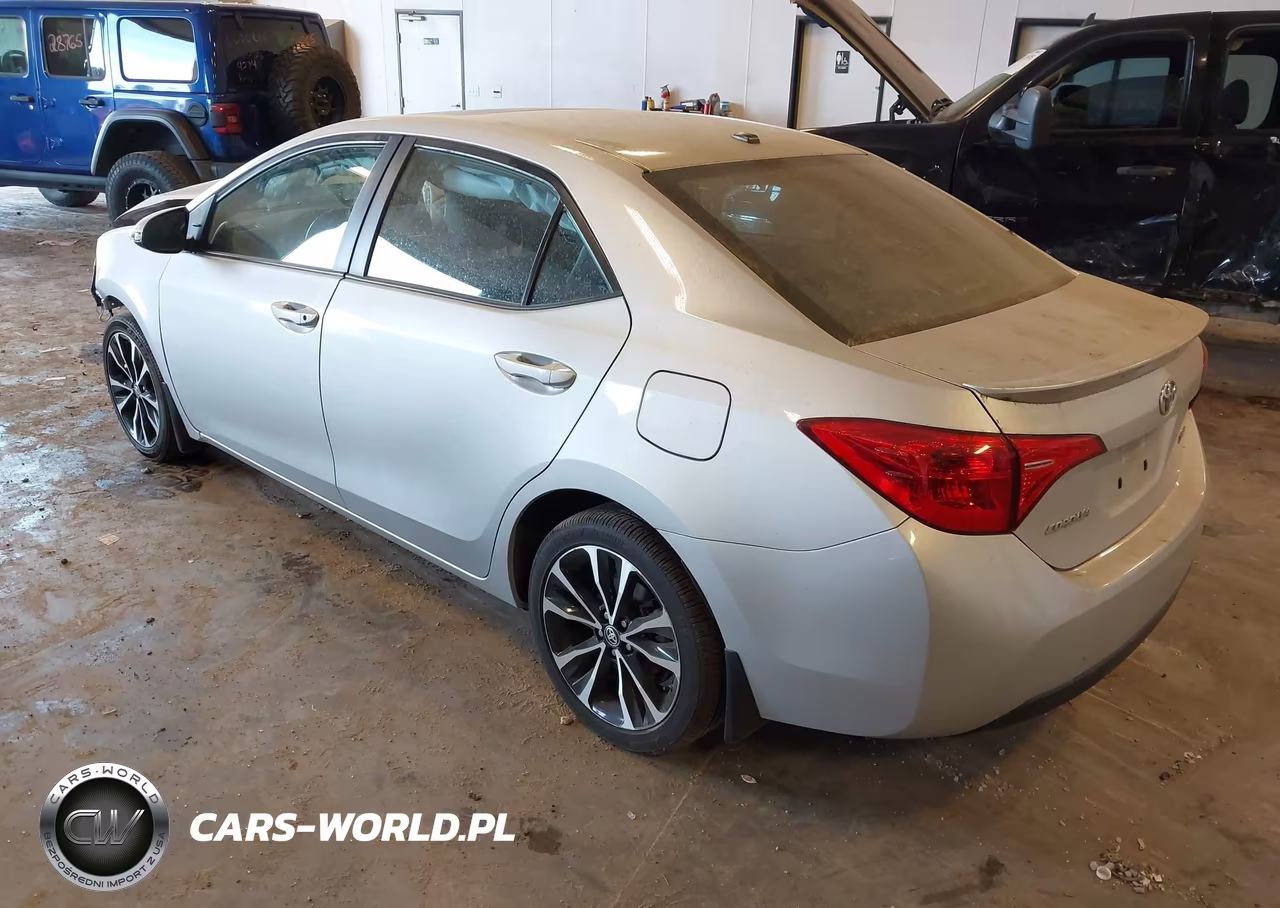 2018 Toyota Corolla Xse VIN:2T1BURHE4JC123308 - 3