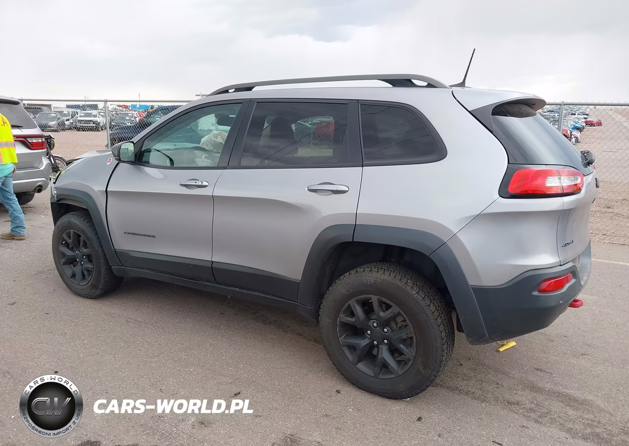 2018 Jeep Cherokee Trailhawk 4X4 VIN:1C4PJMBX7JD521756 - 3