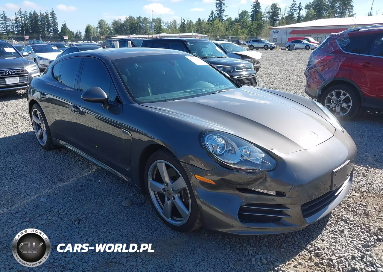 2015 Porsche Panamera 4