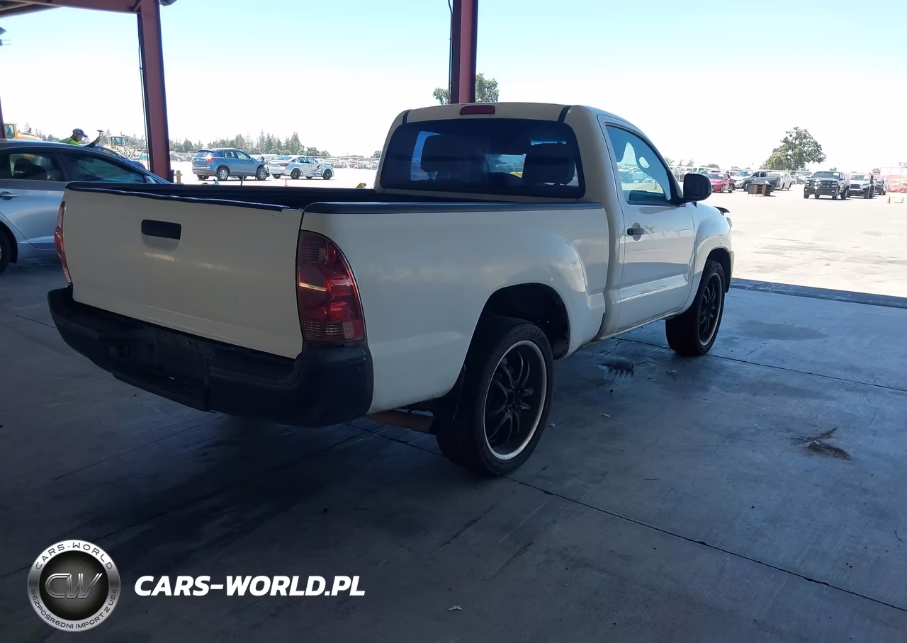 2012 Toyota Tacoma VIN:5TFNX4CN9CX012823 - 4