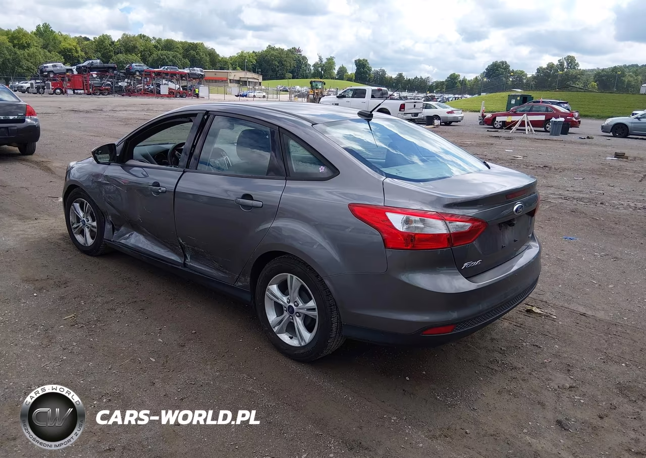 2014 Ford Focus Se VIN:1FADP3F23EL257253 - 3