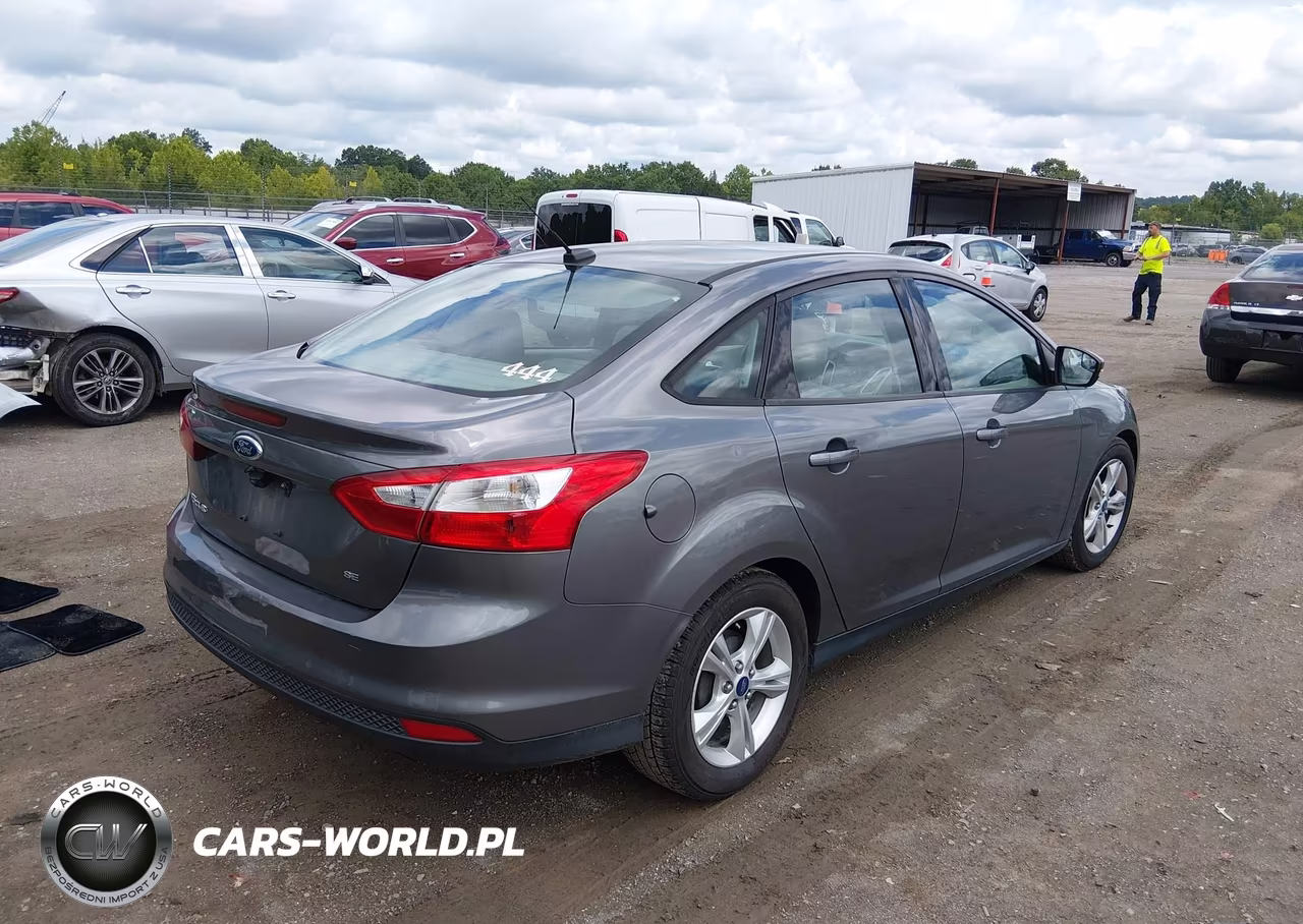 2014 Ford Focus Se VIN:1FADP3F23EL257253 - 4