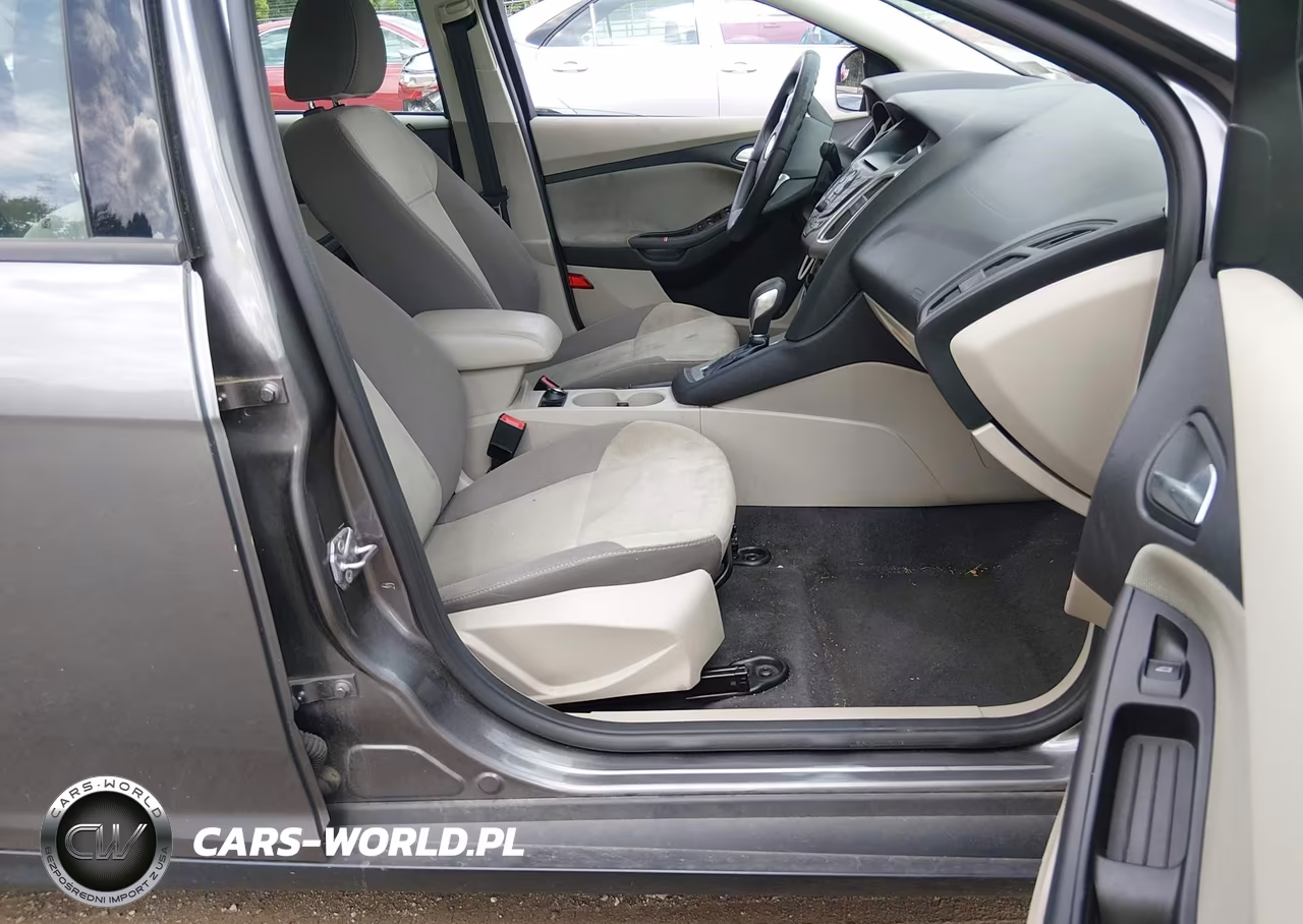 2014 Ford Focus Se VIN:1FADP3F23EL257253 - 5