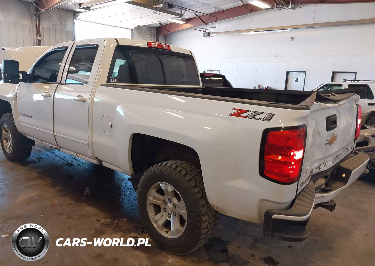 2018 Chevrolet Silverado 1500 2Lt VIN:1GCVKREC6JZ198099 - 3
