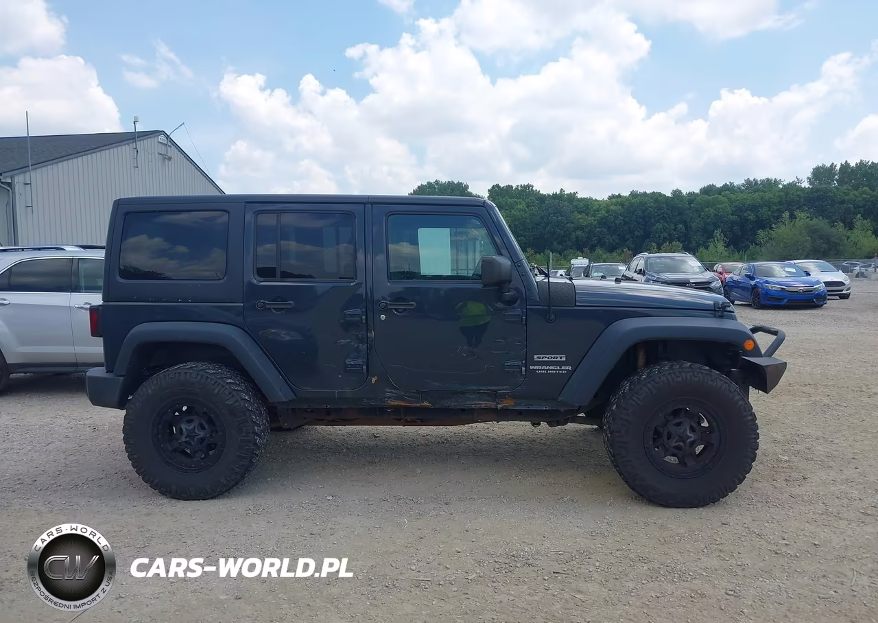 2017 Jeep Wrangler Unlimited Sport VIN:1C4BJWDG0HL590100 - 13