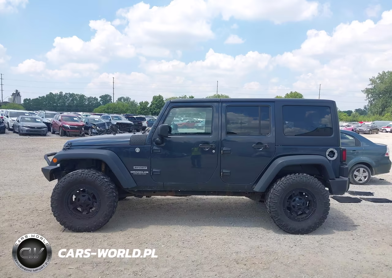 2017 Jeep Wrangler Unlimited Sport VIN:1C4BJWDG0HL590100 - 14