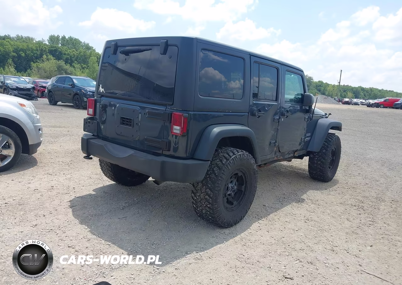 2017 Jeep Wrangler Unlimited Sport VIN:1C4BJWDG0HL590100 - 4