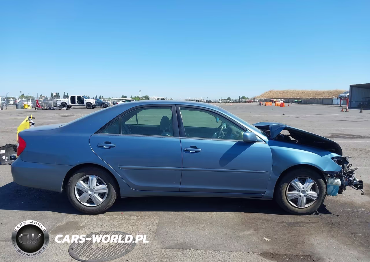 2003 Toyota Camry Le VIN:4T1BE32K13U664343 - 14