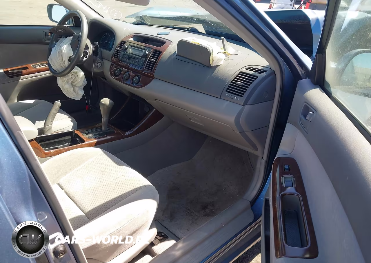 2003 Toyota Camry Le VIN:4T1BE32K13U664343 - 5