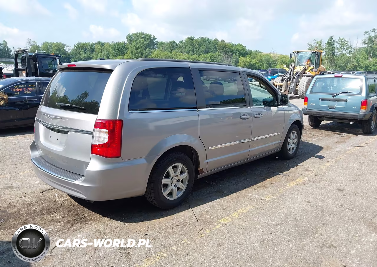 2013 Chrysler Town & Country Touring VIN:2C4RC1BG2DR577574 - 4