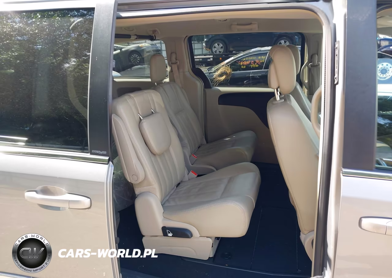 2013 Chrysler Town & Country Touring VIN:2C4RC1BG2DR577574 - 8