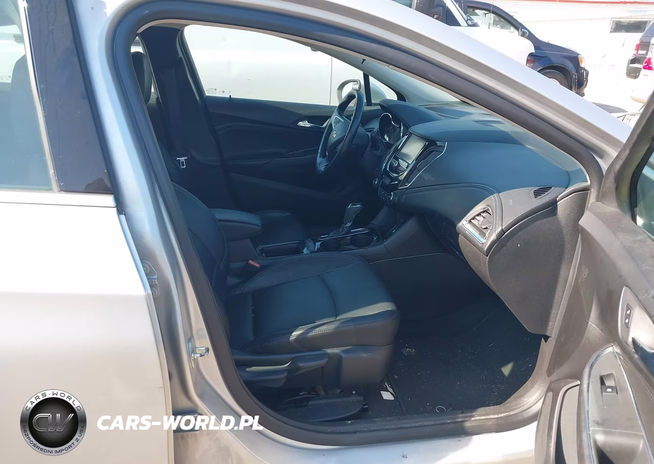 2018 Chevrolet Cruze Premier Auto VIN:3G1BF6SM0JS639296 - 5