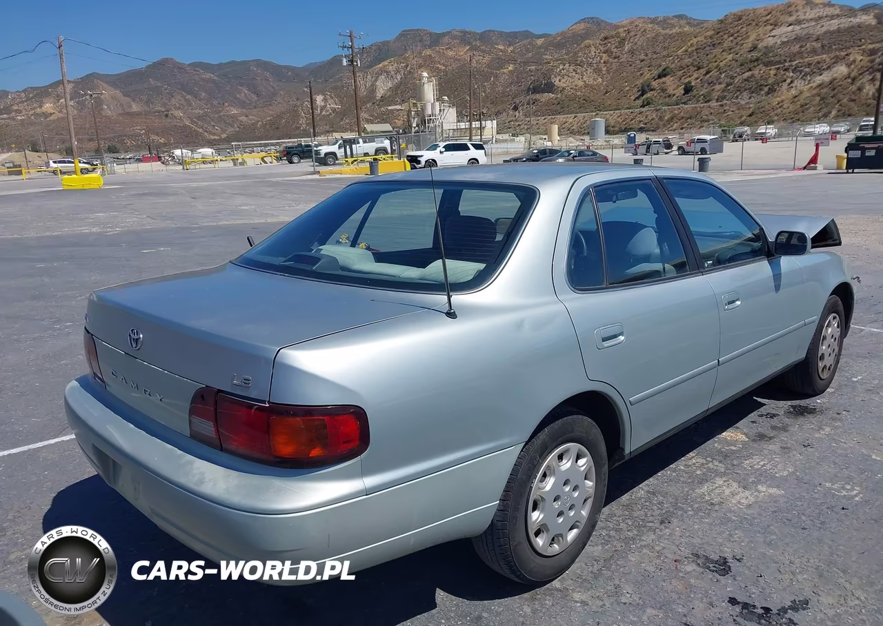 1995 Toyota Camry Le VIN:JT2SK12E3S0333256 - 4