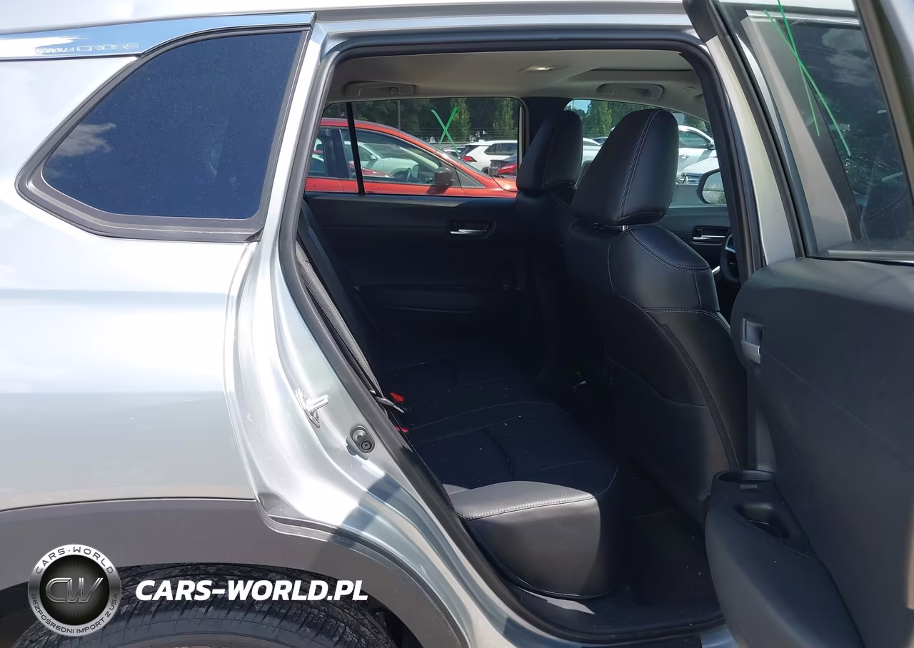 2026 Toyota Corolla Cross Xle VIN:7MUDAAAG7TV152347 - 8
