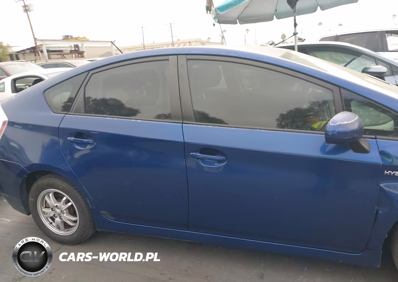 2011 Toyota Prius Two VIN:JTDKN3DUXB1363637 - 14