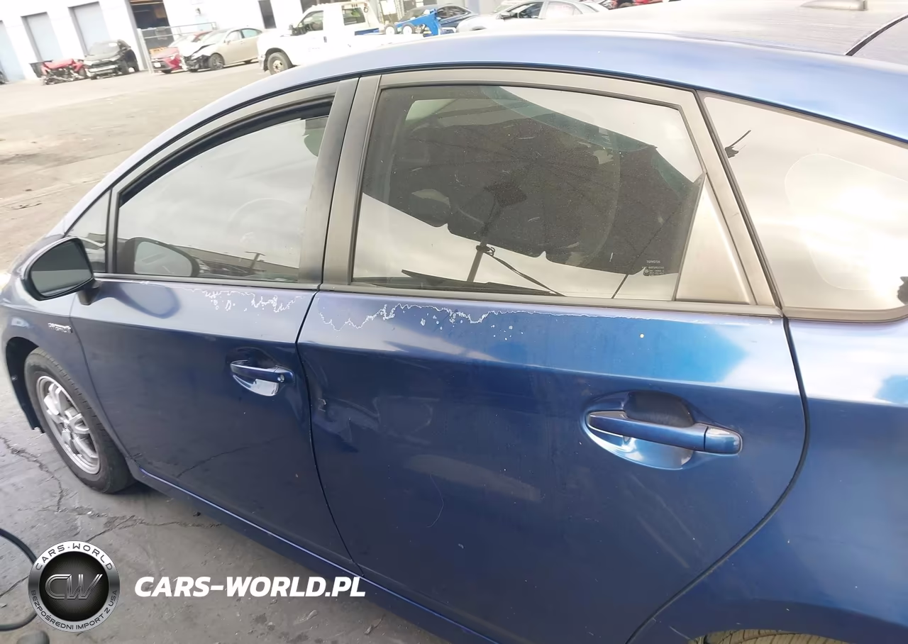 2011 Toyota Prius Two VIN:JTDKN3DUXB1363637 - 15