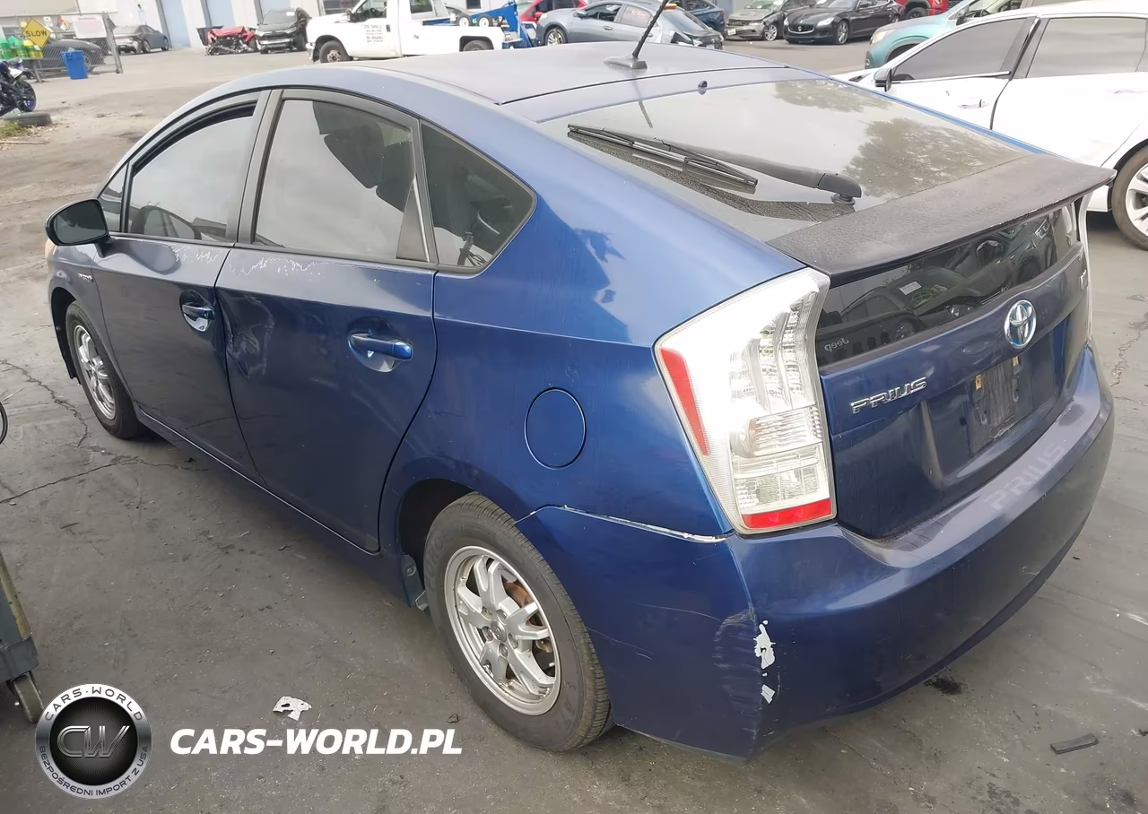 2011 Toyota Prius Two VIN:JTDKN3DUXB1363637 - 3