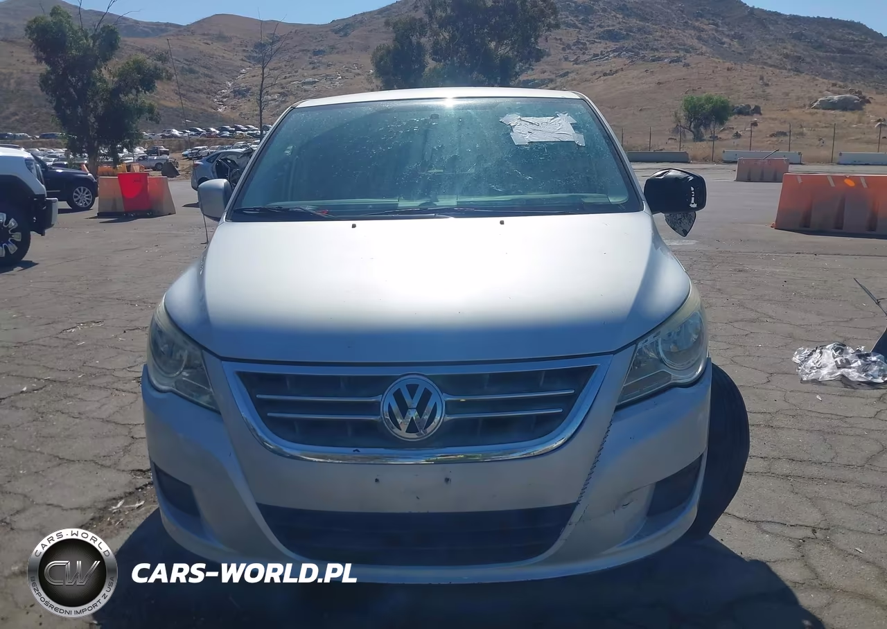 2010 Volkswagen Routan Se VIN:2V4RW3D18AR424324 - 12