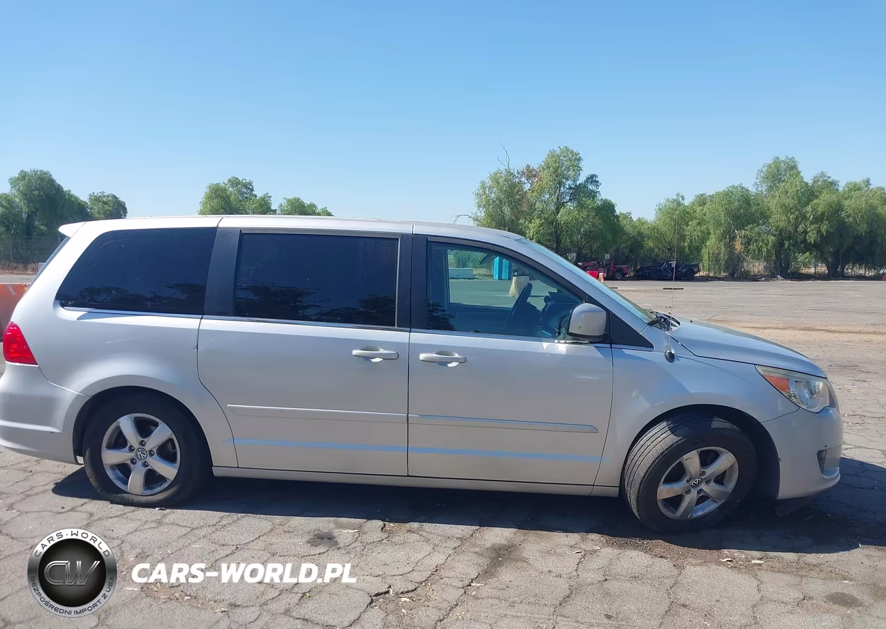 2010 Volkswagen Routan Se VIN:2V4RW3D18AR424324 - 13