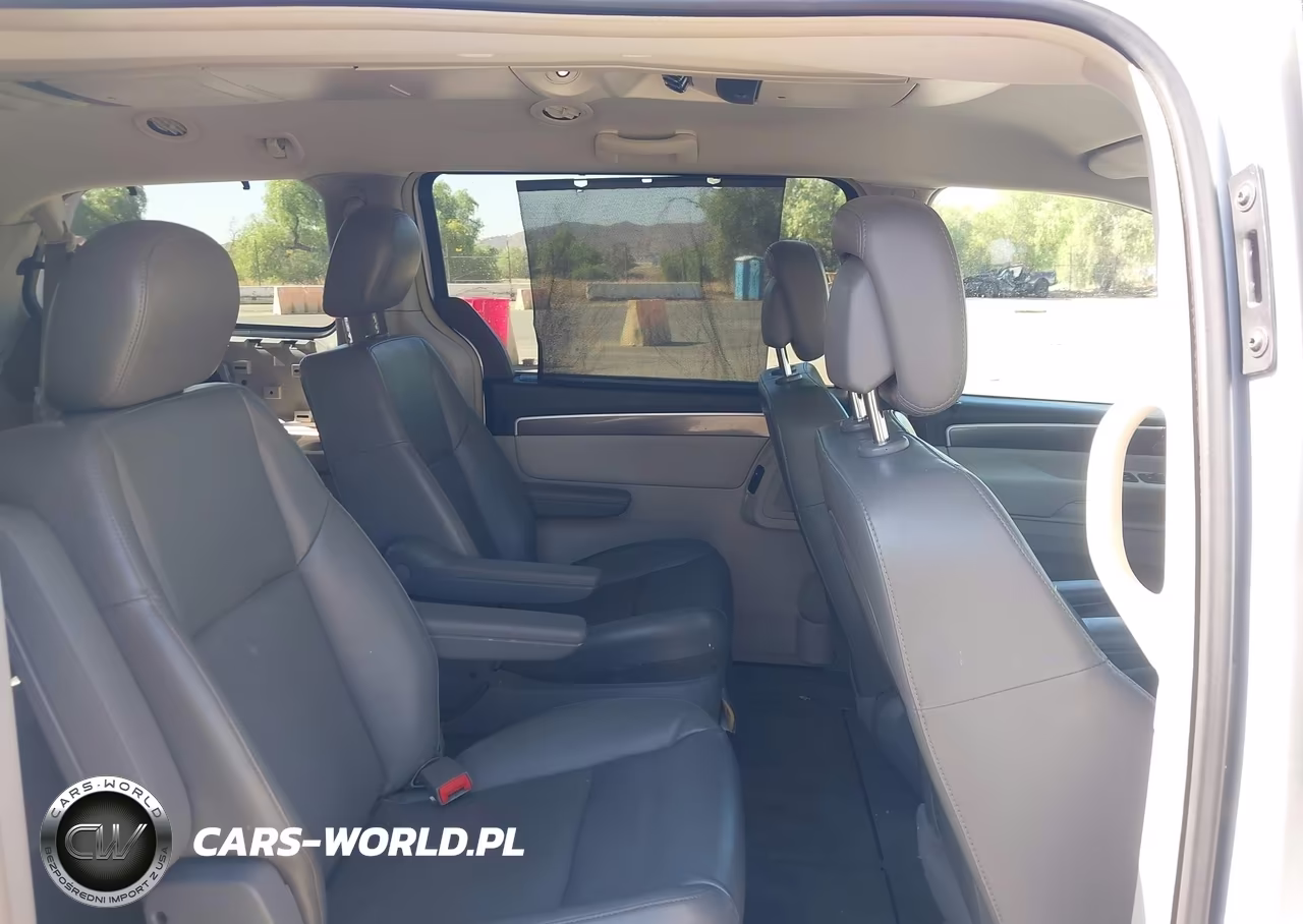 2010 Volkswagen Routan Se VIN:2V4RW3D18AR424324 - 8