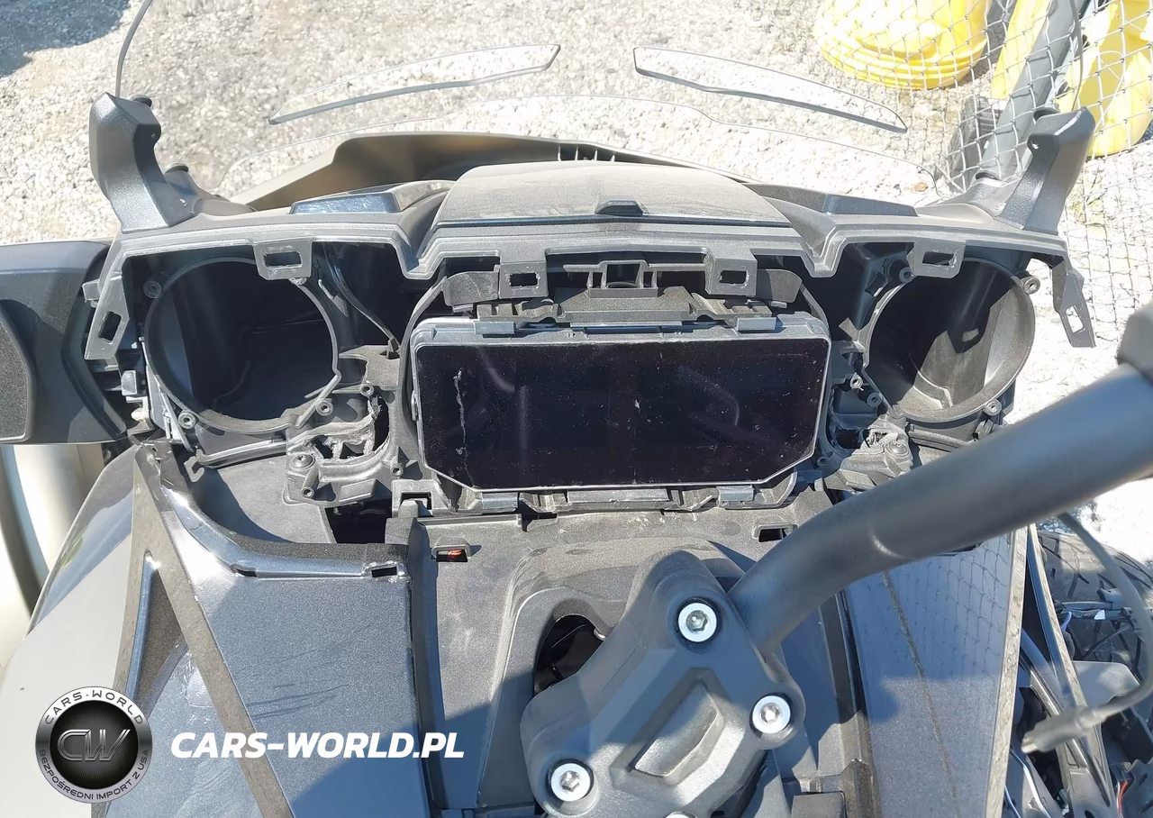 2021 Can-Am Spyder Roadster F3-T-F3 Limited VIN:2BXREDD49MV000076 - 16