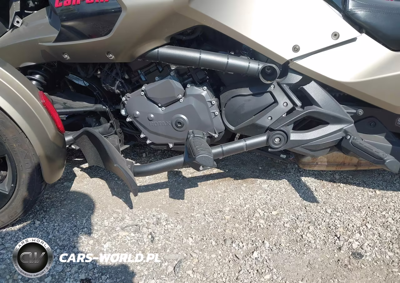 2021 Can-Am Spyder Roadster F3-T-F3 Limited VIN:2BXREDD49MV000076 - 9