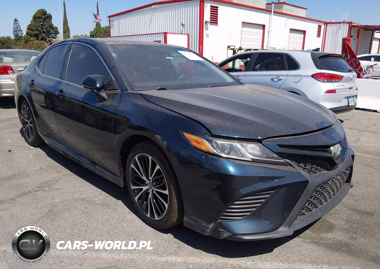 2018 Toyota Camry Se – zdjęcie 1 z 15