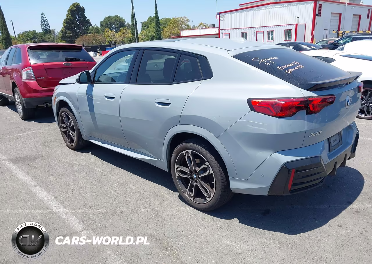 2025 BMW X2 xDrive28I VIN:WBX63GM04S5309130 - 3