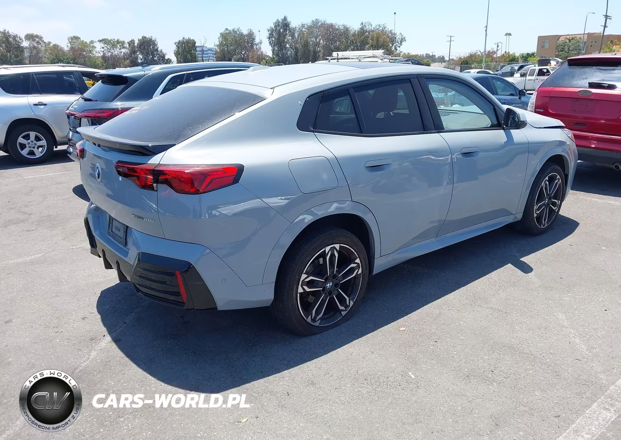2025 BMW X2 xDrive28I VIN:WBX63GM04S5309130 - 4
