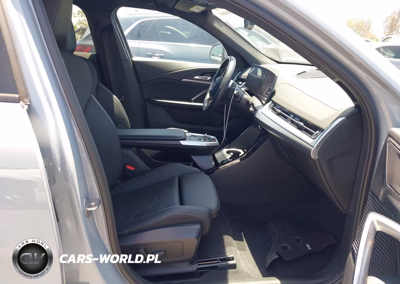 2025 BMW X2 xDrive28I VIN:WBX63GM04S5309130 - 5